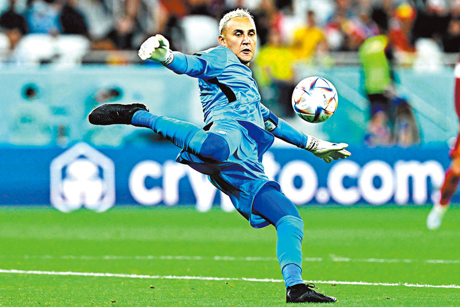 基羅拿華斯 哥斯達黎加門將 年齡：35歲 効力球會：巴黎聖日耳門（法甲） 國家隊上陣次數（入球）：109（0）