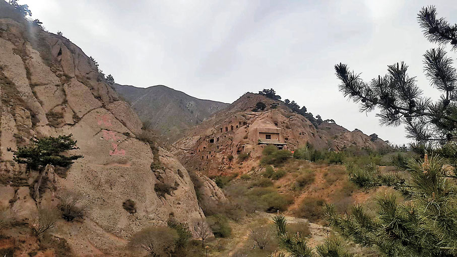 ◆雄渾巍峨的須彌山