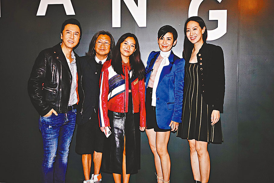 ◆ 甄子丹夫婦與陳可辛一家合照。