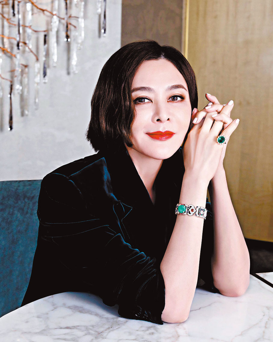 ◆關之琳拍賣珠寶部分用作慈善。