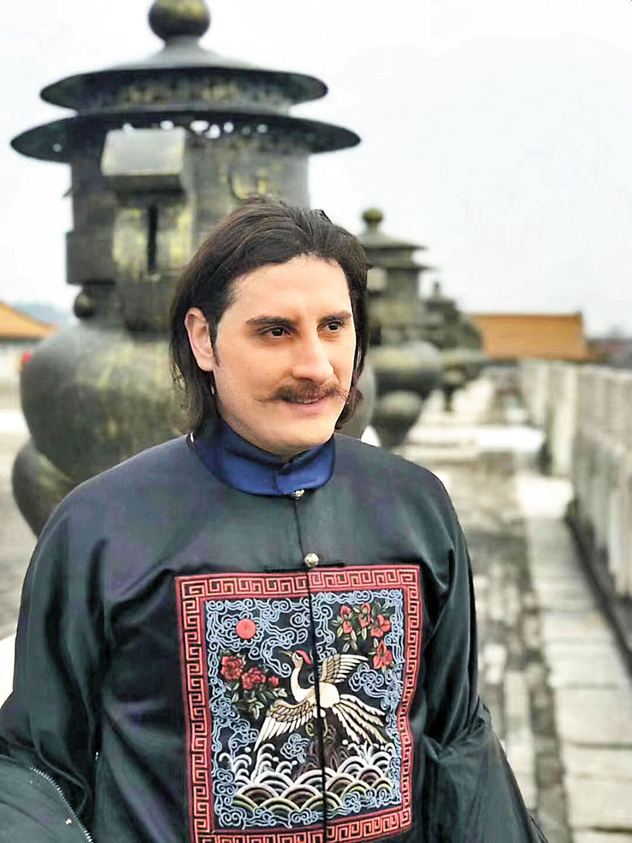 ◆埃米爾的古裝扮相挺特別。