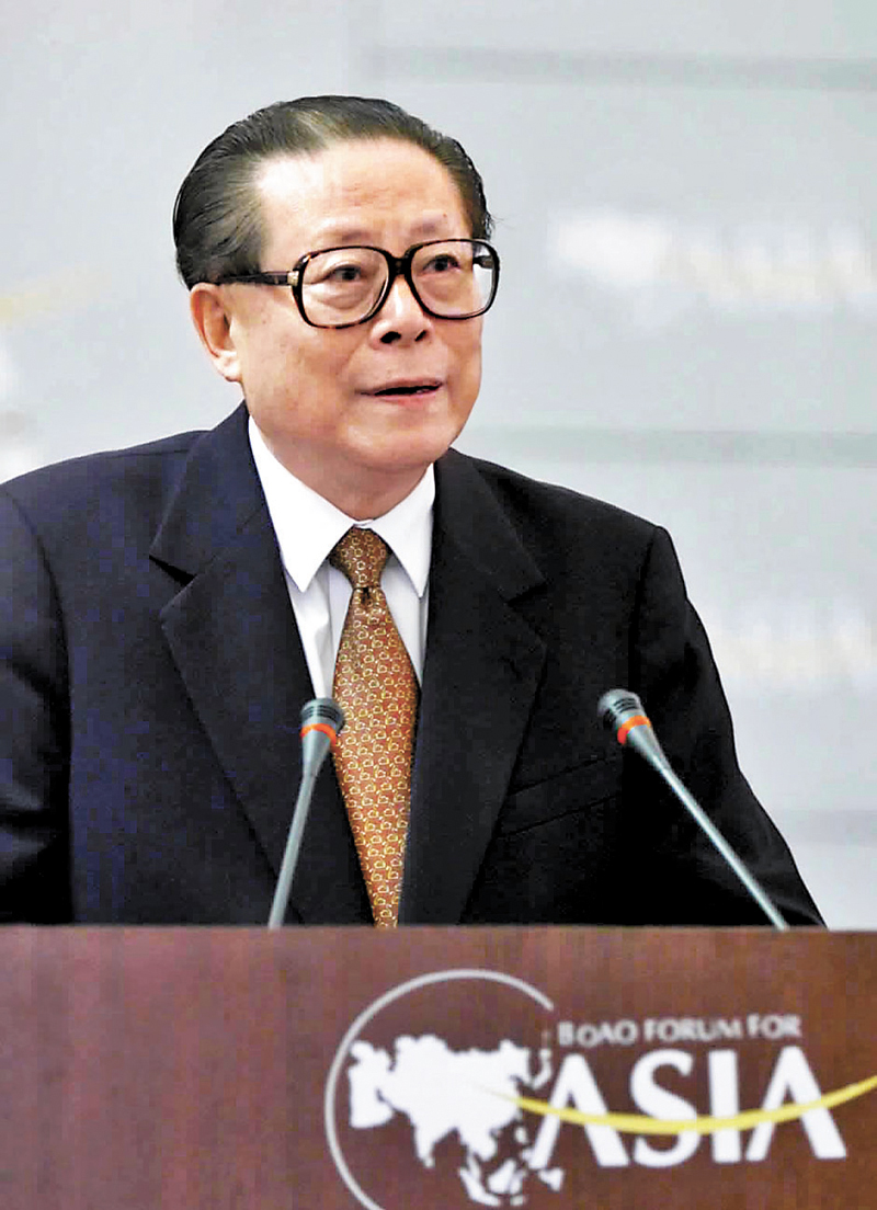 2001年2月27日，博鰲亞洲論壇成立大會在海南舉行。江澤民出席成立大會並致辭。