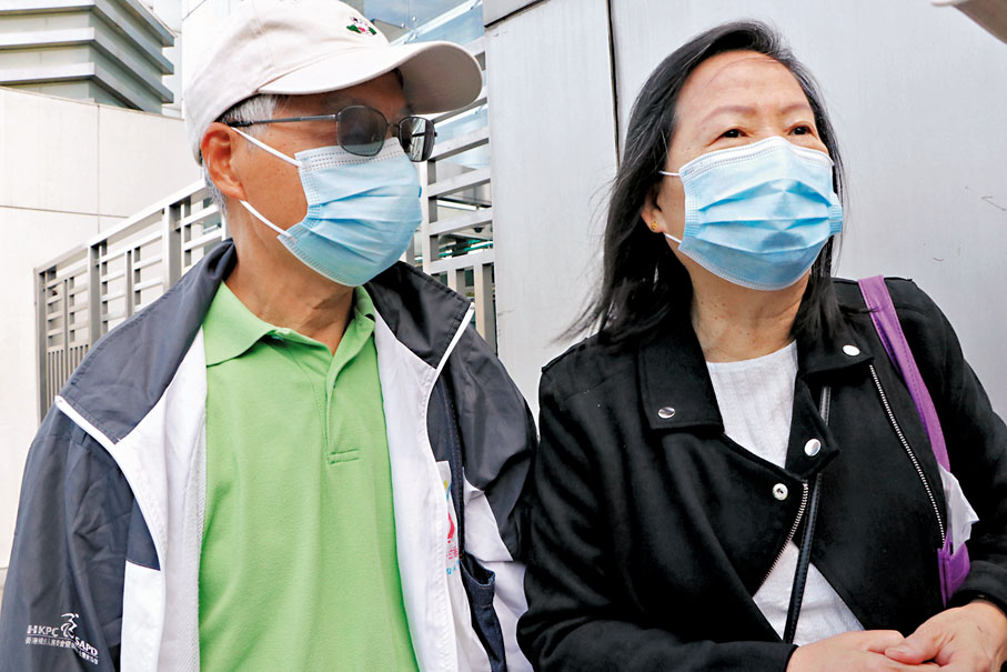 ◆退休夫婦王先生及王太太感謝江澤民讓香港得以繁榮和穩定。香港文匯報記者北山彥  攝