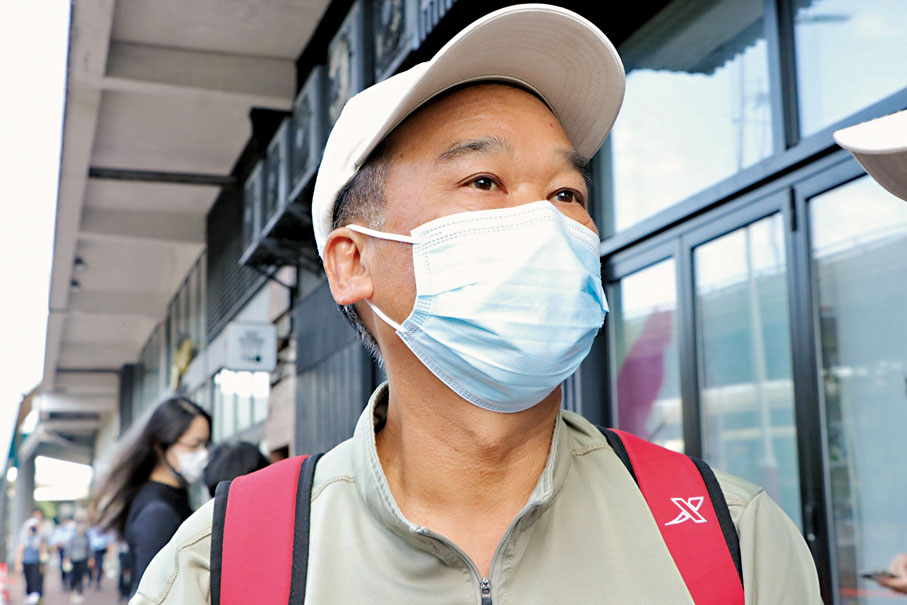 ◆退休公務員吳先生對江澤民的逝世感到非常難過。香港文匯報記者北山彥  攝