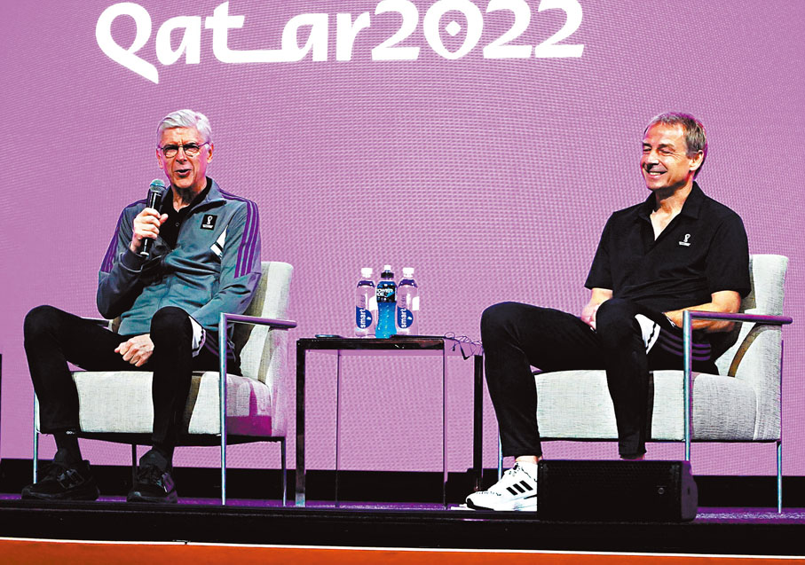 ◆雲加 （左）與奇連士文昨出席記招。 香港文匯報特派記者郭正謙  攝