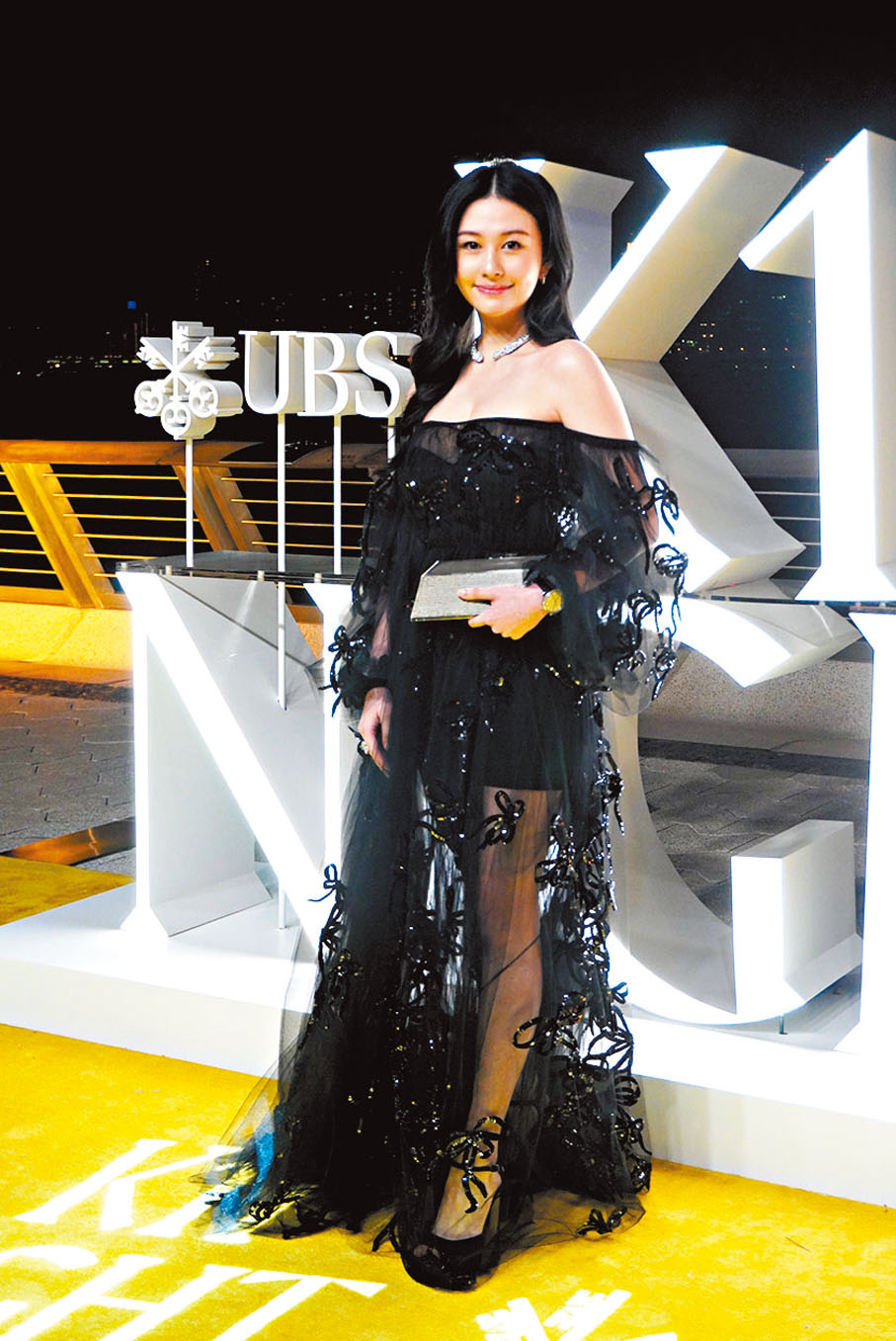 ◆沈月穿上性感禮服盛裝出席慶典。