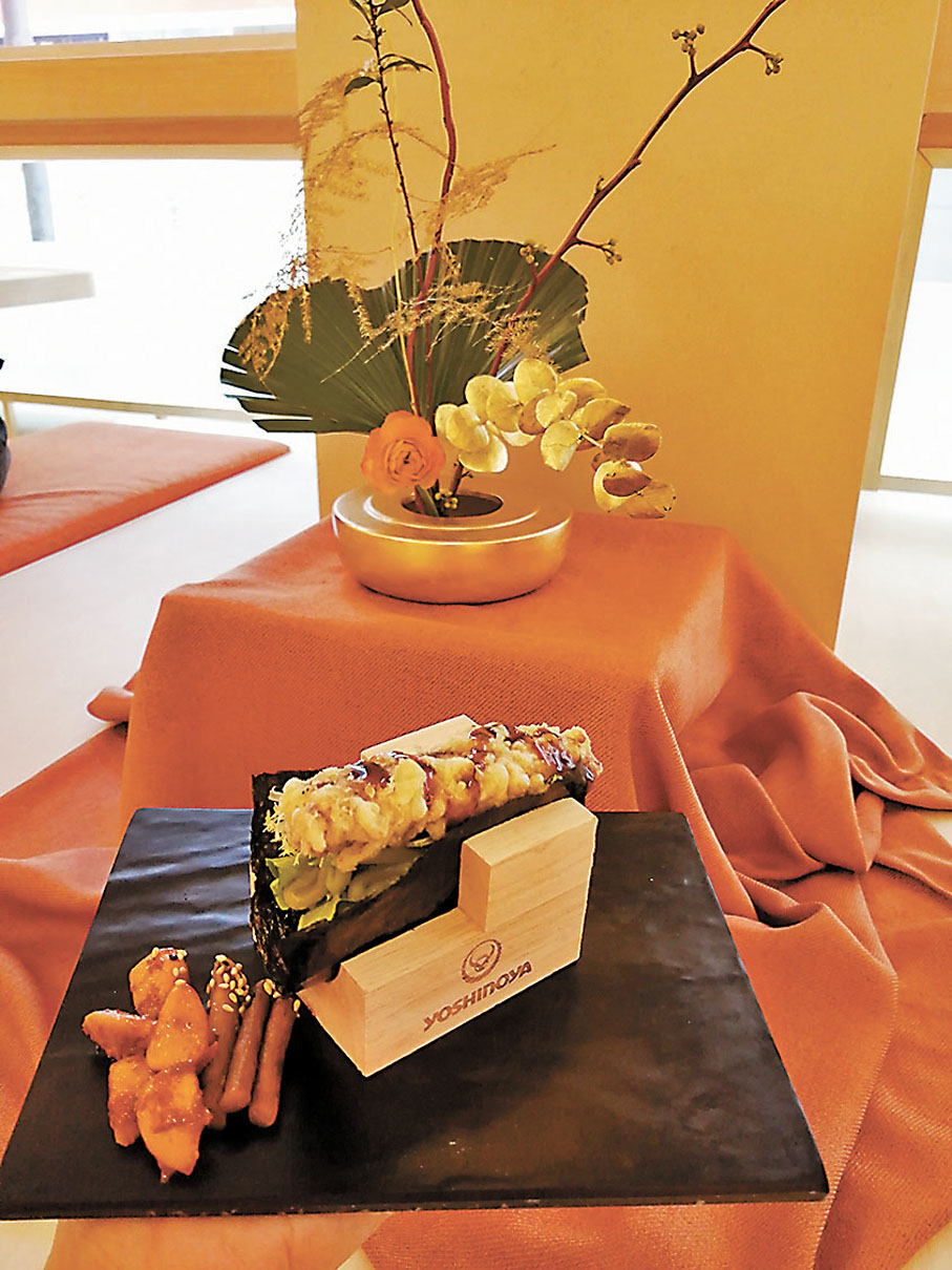 ◆和牛壽喜燒洋葱及炸鰻魚牛油果醬手卷