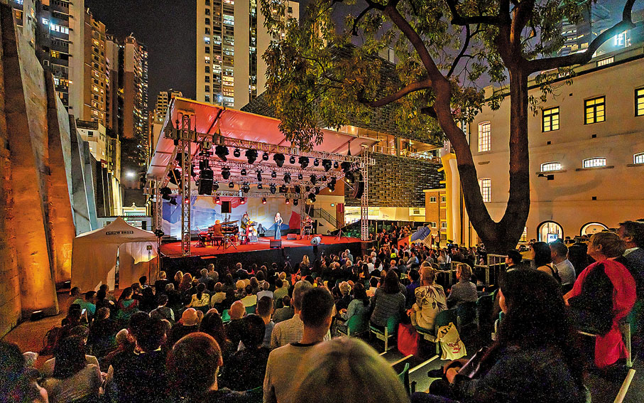 ◆2019年大館在監獄操場搭建舞台，帶來塢廸．琳珀《柏林之夜》音樂會。攝影：Visual Voices