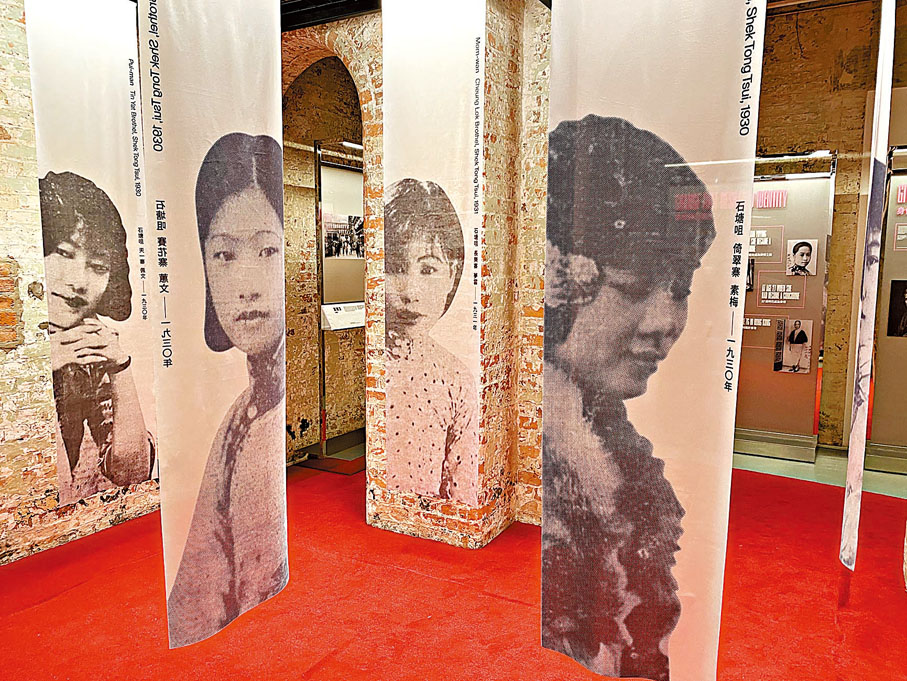 ◆場館內展示大量照片以印證女性生活故事。