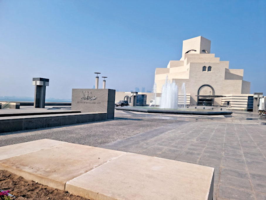 ◆位於多哈的伊斯蘭藝術博物館是貝聿銘先生設計的封山之作，透過博物館外牆上穆斯林神秘的雙眼，看到一千零一夜的誘惑……