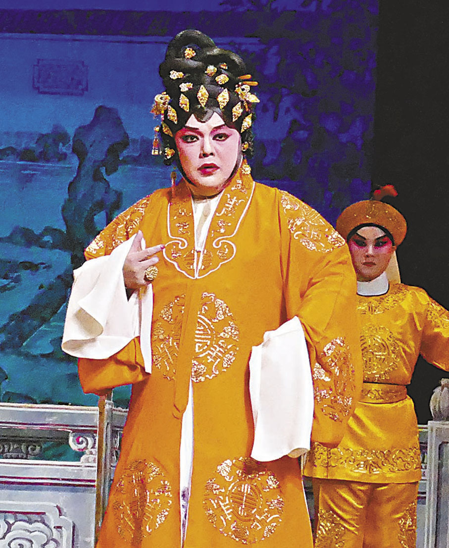 ◆梁煒康反串演苦口婆心的家姑。