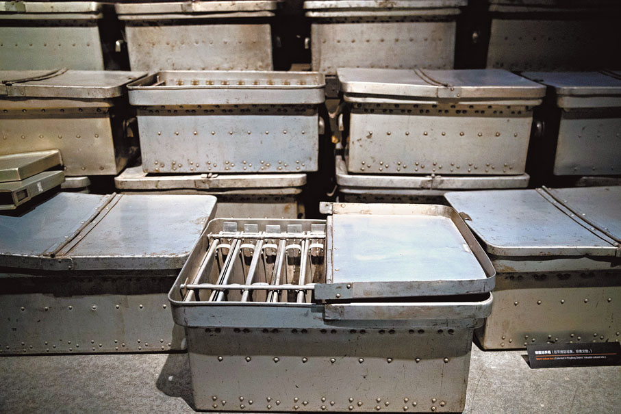 ◆這是在侵華日軍第七三一部隊罪證陳列館內展出的細菌培養箱。  新華社