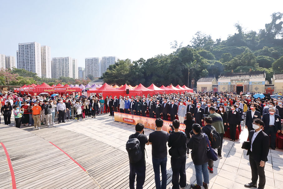 ◆ 第二屆「家鄉市集」──情是故鄉濃 相約在屯門啟動禮舉行奏國歌儀式。