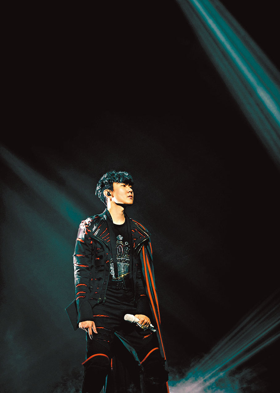 ◆新加坡華裔男歌手林俊傑對恩師林秋離無盡思念。