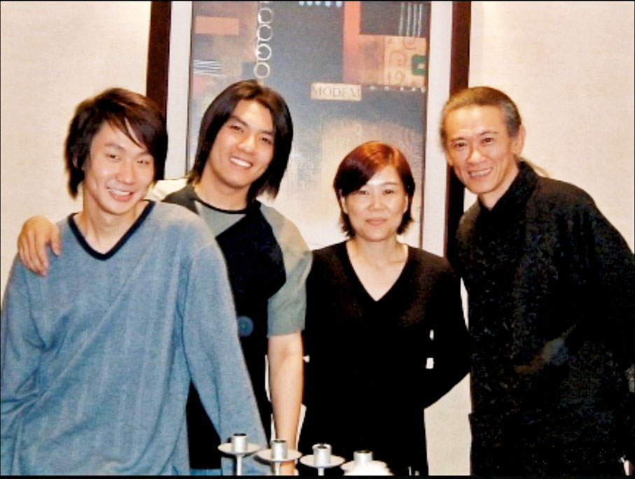 ◆林俊傑上載與林秋離合照作悼念。