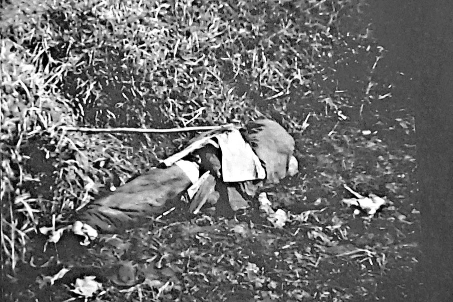 ◆展覽現場播放「37分鐘」版「馬吉影像」。香港文匯報記者賀鵬飛  攝