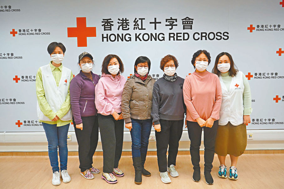 ◆（左二至左六）九妹、八妹、大姐、三姐和二姐。