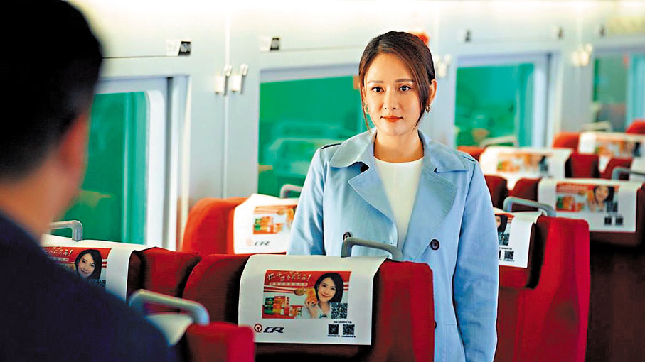 ◆陳喬恩與克拉拉（右圖左）主演電影《可不可以不要離開我》。