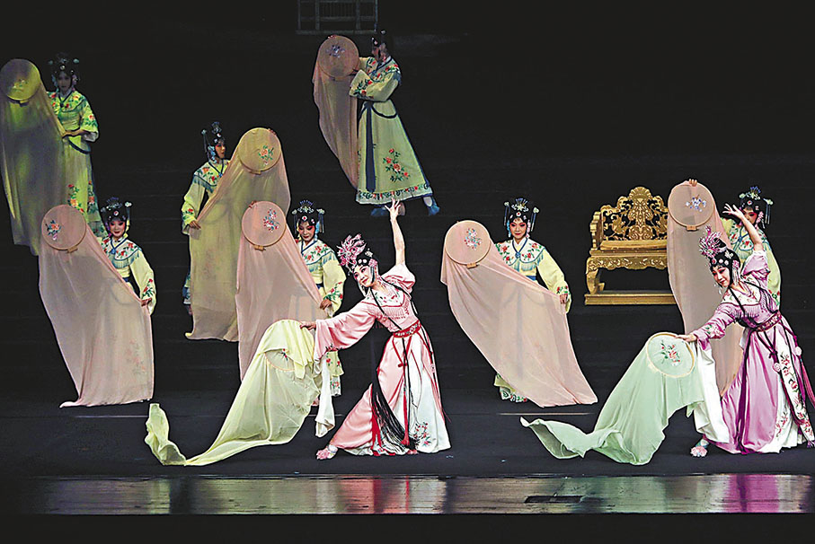 ◆《花自飄零水自流》在成都城市音樂廳首演。