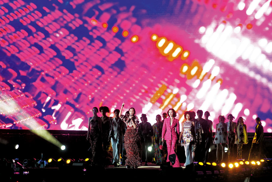 ◆ 王丹妮再以模特兒身份行騷，又獻唱Lady Gaga名曲。