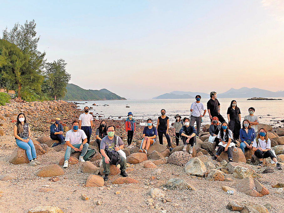 ◆「西貢海藝術節」策展人及藝術家們合照。