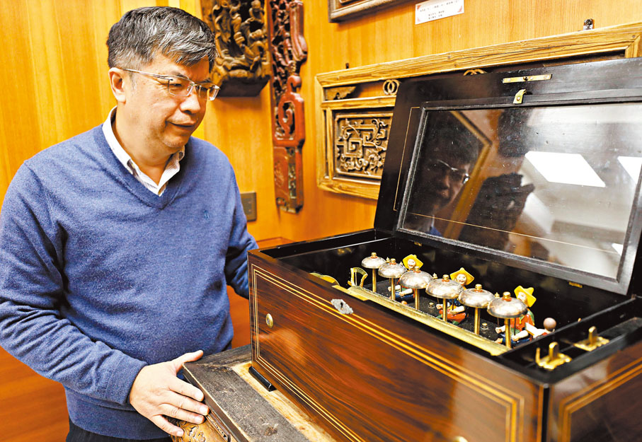 ◆沈墨寧熱衷收藏歐洲的大型音樂盒。