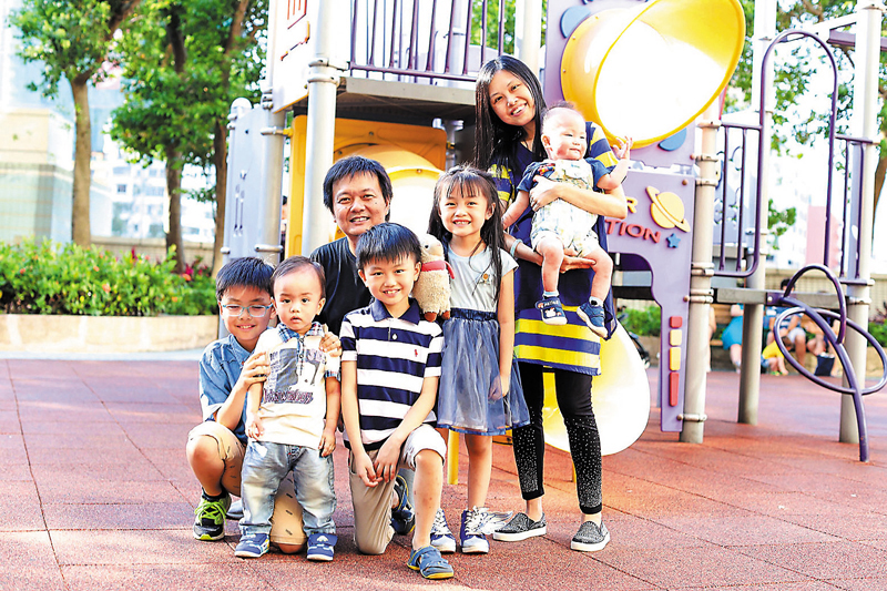 ◆疫情前，Maggie一家七口常四處遊玩，共享親子時光。