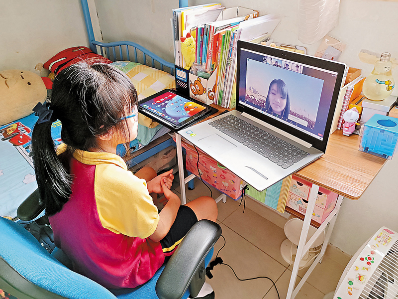 ◆三女家悅通過Zoom訪問「青年疫行」。