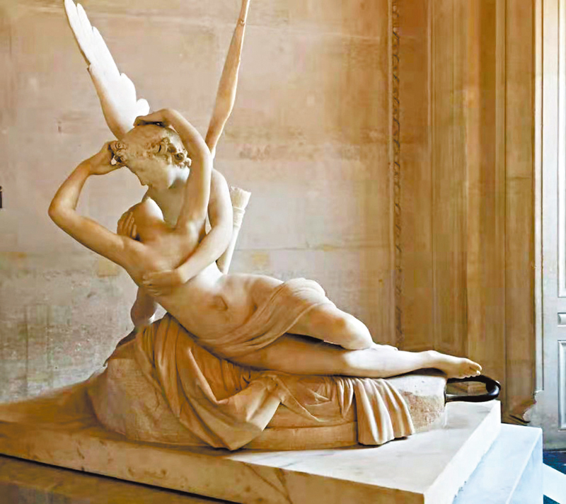 ◆羅浮宮的「天使」雕塑。 作者供圖