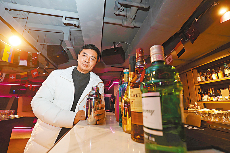 ◆錢雋永直言經歷最黑暗時刻，是時候重建夜生活文化。 香港文匯報記者郭木又 攝