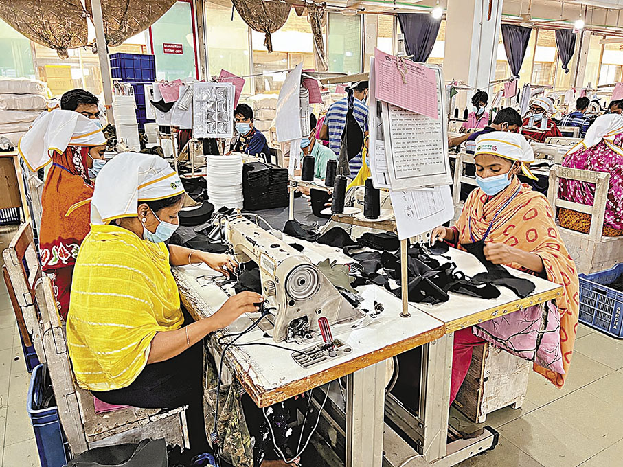 ◆ 孟加拉飛達帽業生產車間。 點新聞記者蘇婷  攝