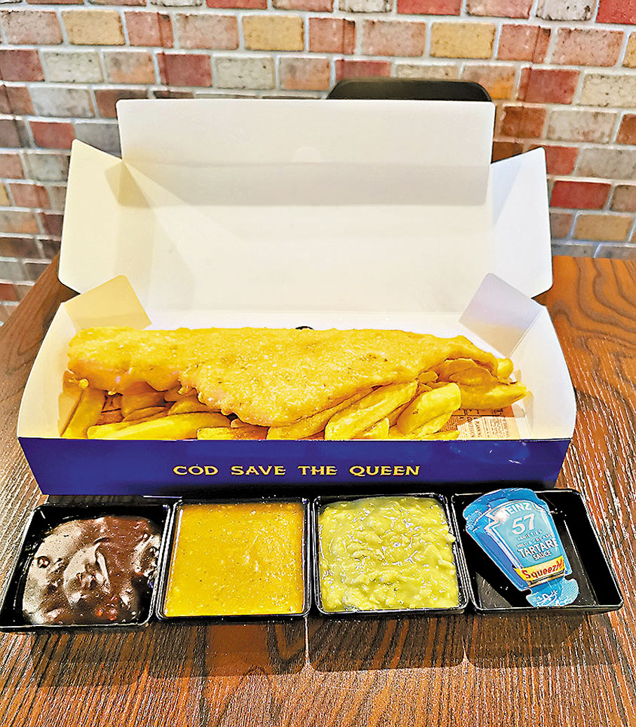 ◆炸魚薯條是英國招牌食品，圖為炸鱈魚薯條。