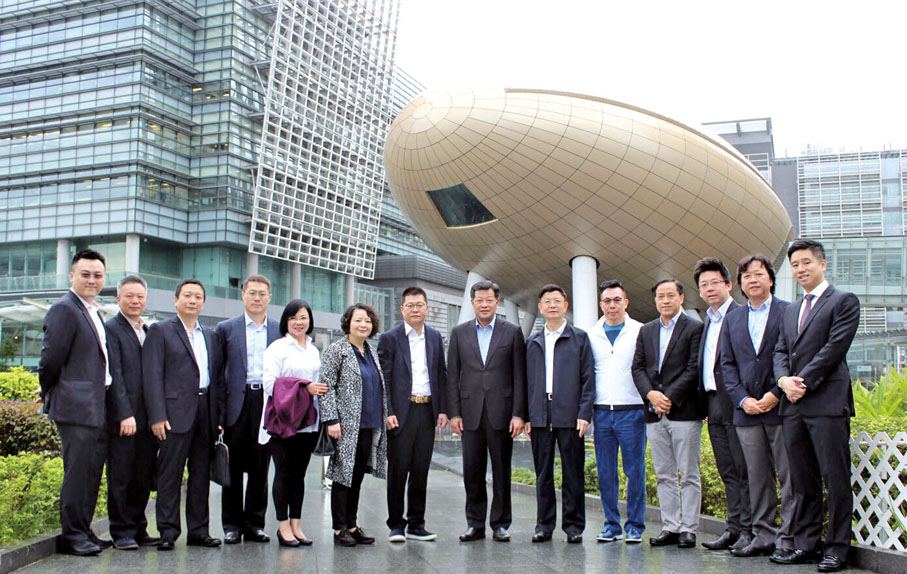 ◆ 古爾夫創會會長、梁錫光會長陪同廣東省政協副主席林雄，廣東省港澳辦主任李煥春，以及全國政協外事委員會副主任梁亮勝、全國政協委員曾智明等領導前往香港科技園進行考察活動。