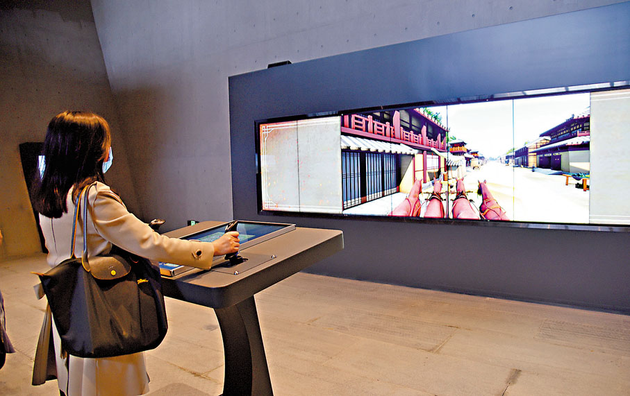 ◆遊客現場VR駕馭「始皇鑾駕」。