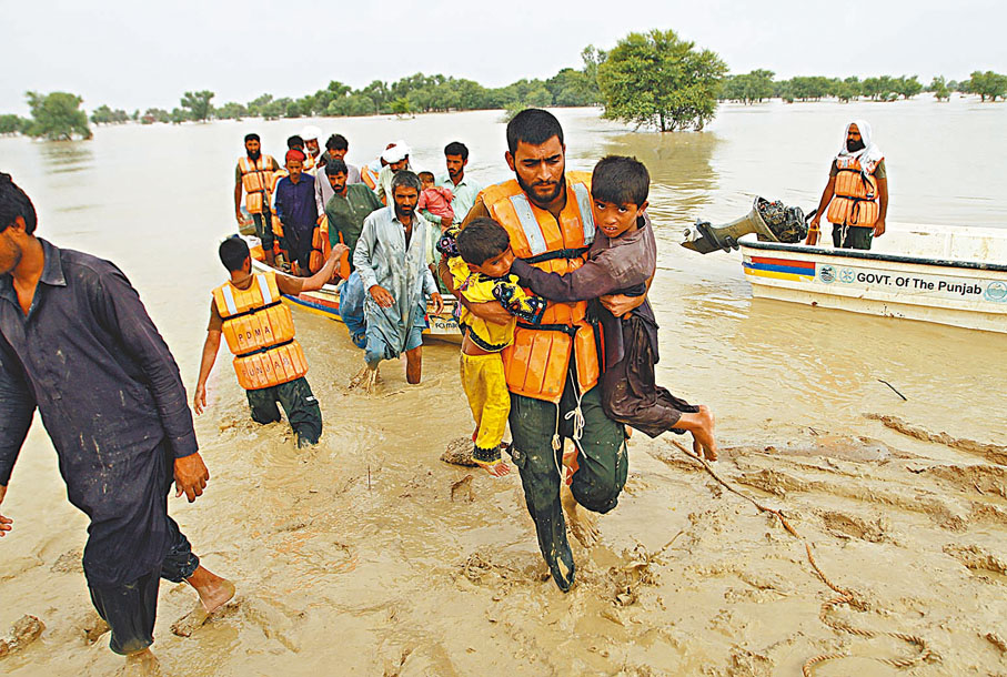◆災難造成1,739人死亡，實際經濟損失估計超過300億美元。 資料圖片