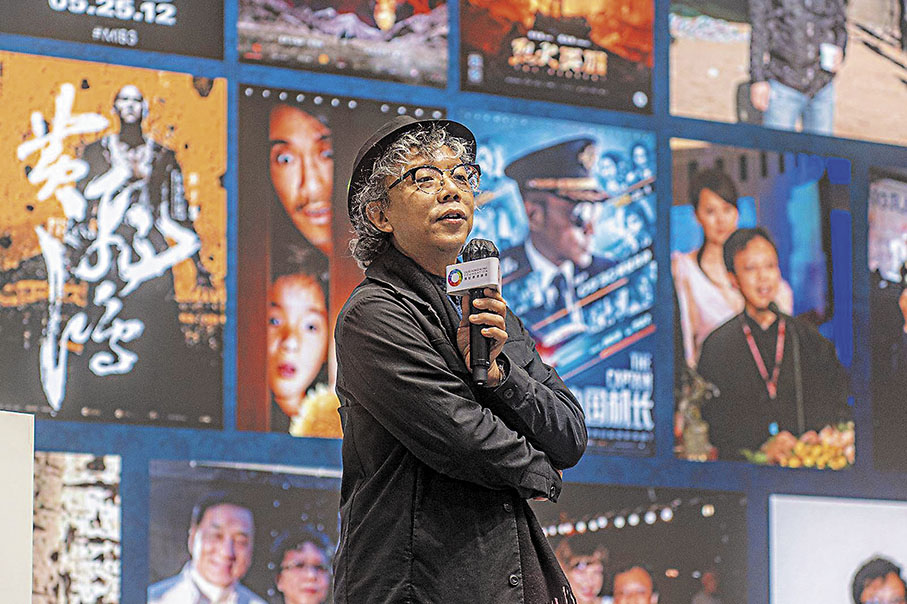 ◆黃宏達在專題講座中分享自身創作歷程和思考軌跡。