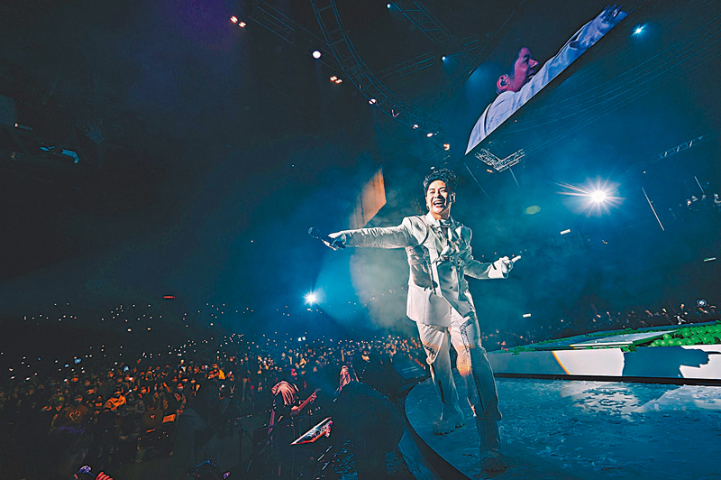 ◆ 許廷鏗獻唱不少新歌作品。