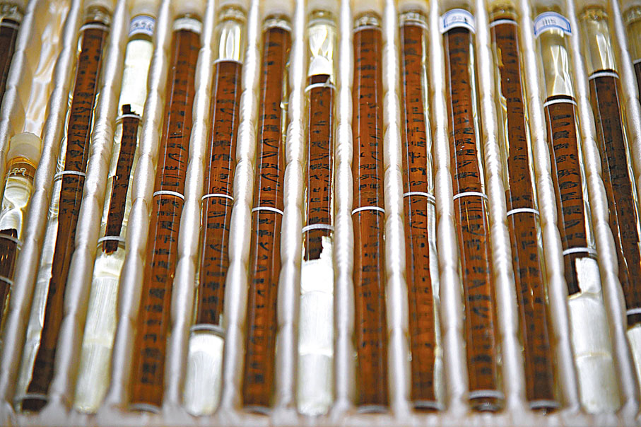 ◆ 《孫子兵法》是中國春秋時代孫武所著的軍事書籍。圖為博物館展出的《孫子兵法》竹簡。 資料圖片