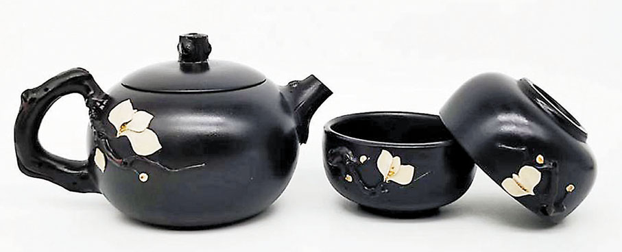 ◆一澄的創意作品、時尚傑作「俏玉蘭」陶壺茶具的白玉蘭系列。