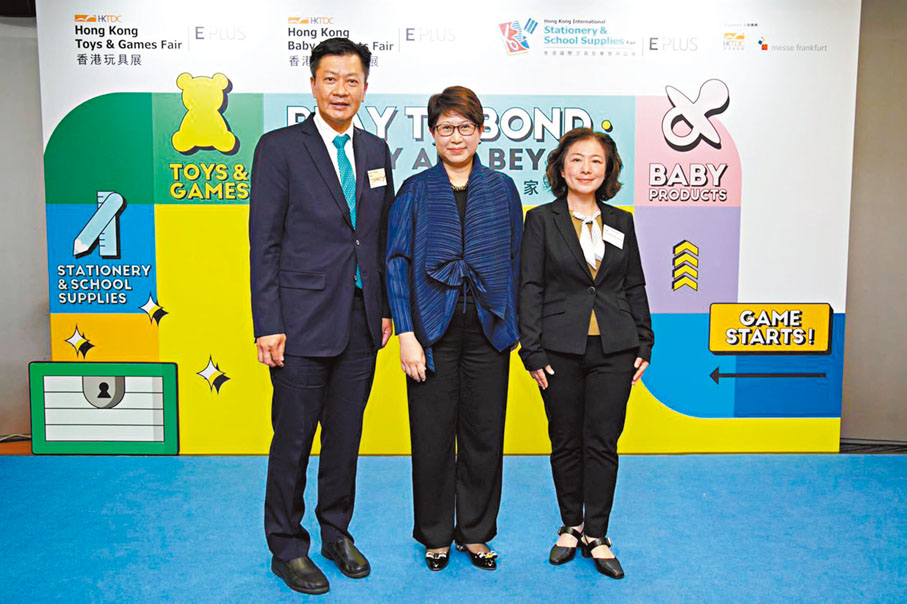 ◆ 張淑芬（中）指通關助會展業復甦。