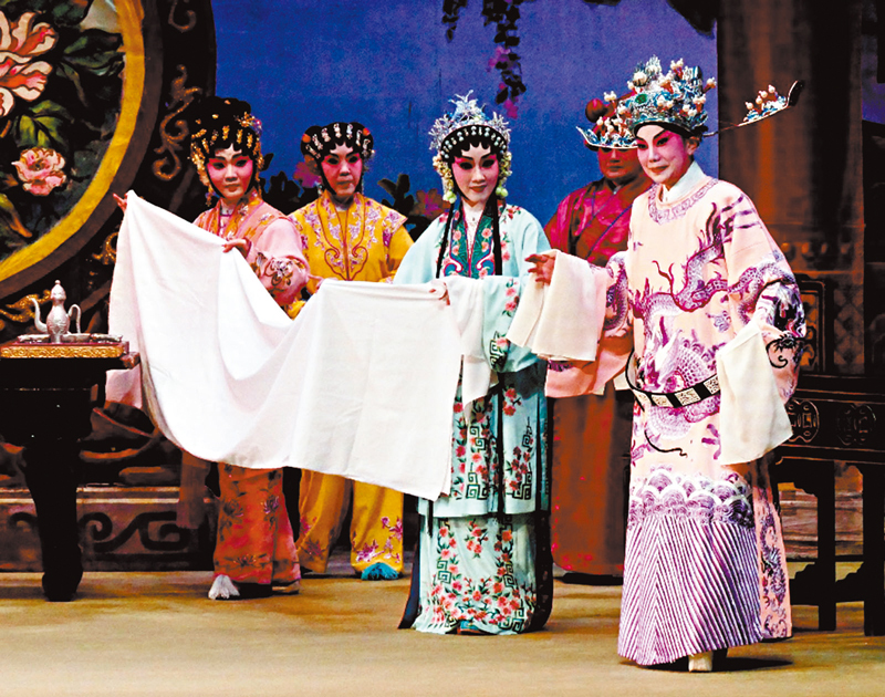 ◆司徒翠英和余仲欣演出《糟糠情》。