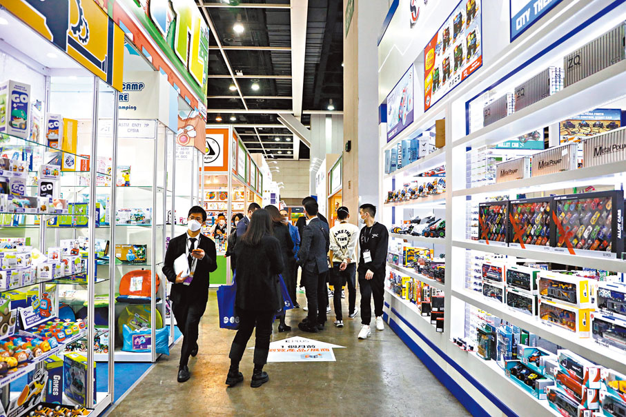 ◆「香港玩具展、嬰兒用品展及香港國際文具及學習用品展」昨日起一連4天在香港會展中心舉行。香港文匯報記者萬霜靈  攝