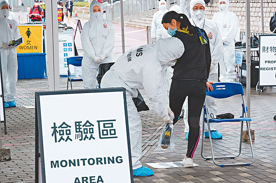 ◆演習現場設臨時檢驗區。香港文匯報記者涂穴  攝