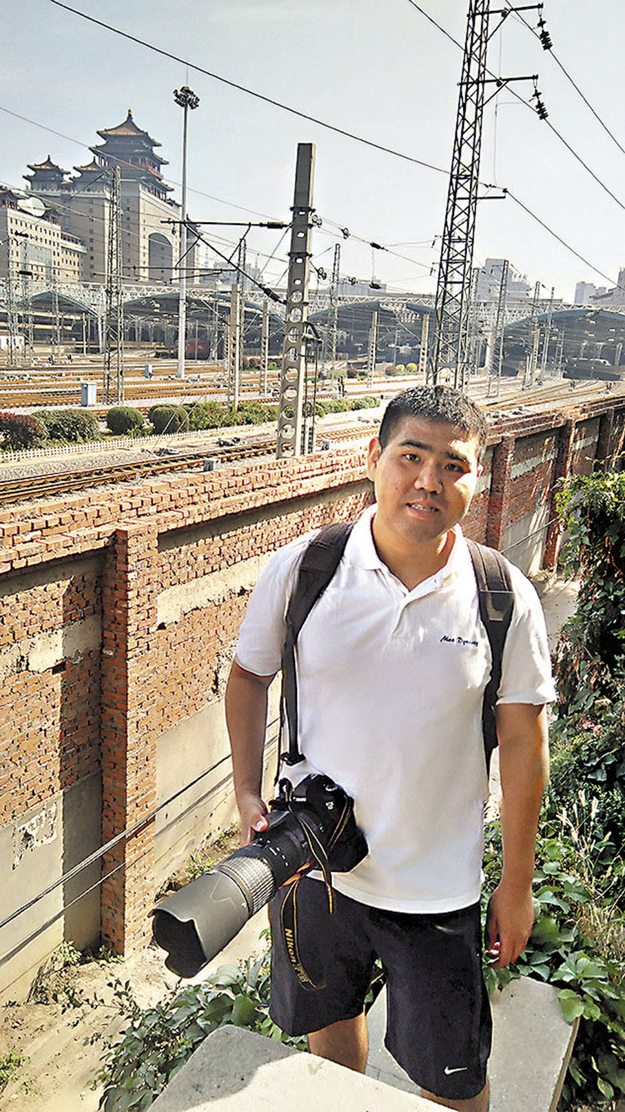 ◆ 黃文偉「追車」十多年，在香港和內地鐵路留下足跡。  受訪者供圖