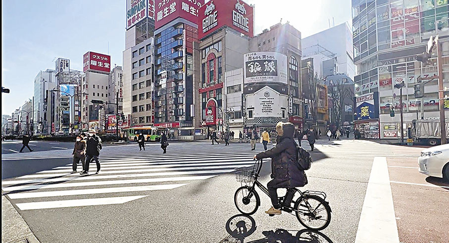 ◆新宿街頭正午時仍略顯冷清。 香港文匯報記者廣濟 攝
