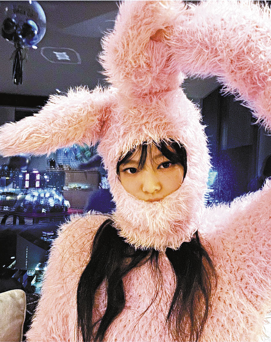 ◆Jennie生日化身可愛兔女郎。