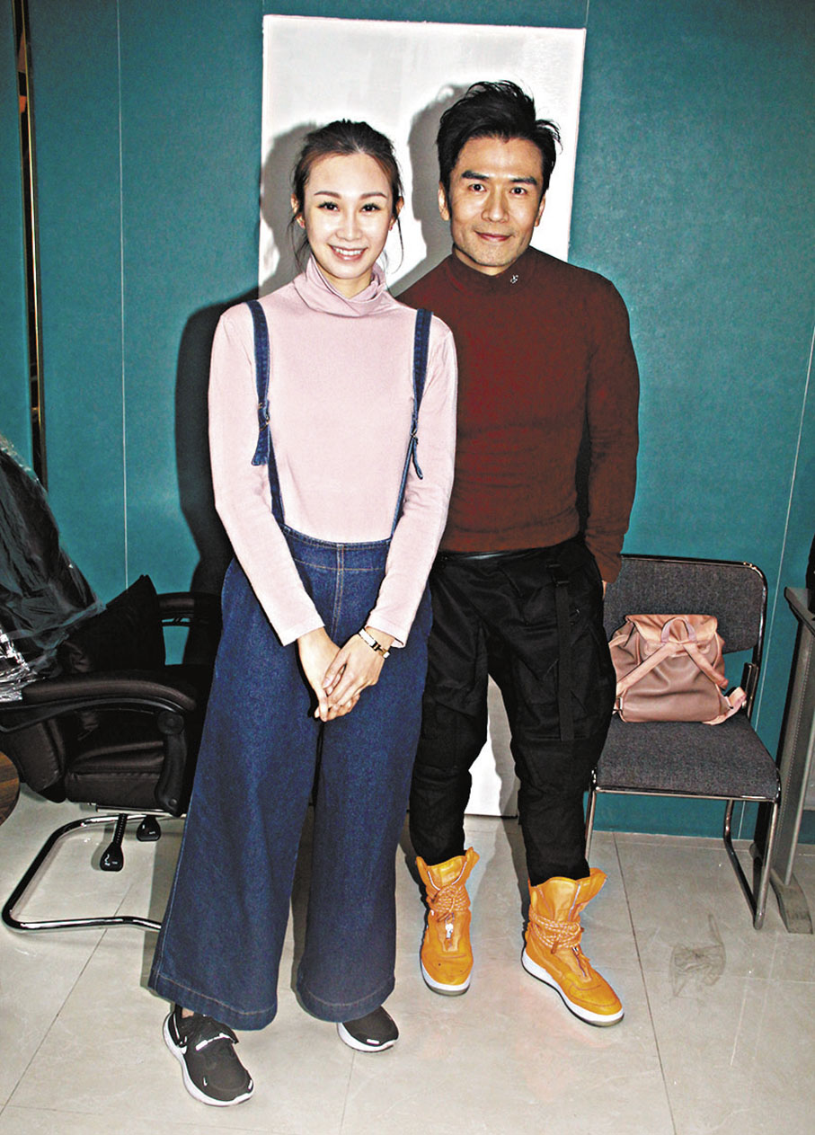 ◆ 唐文龍與麥貝夷昨日出席教育學校新春活動。