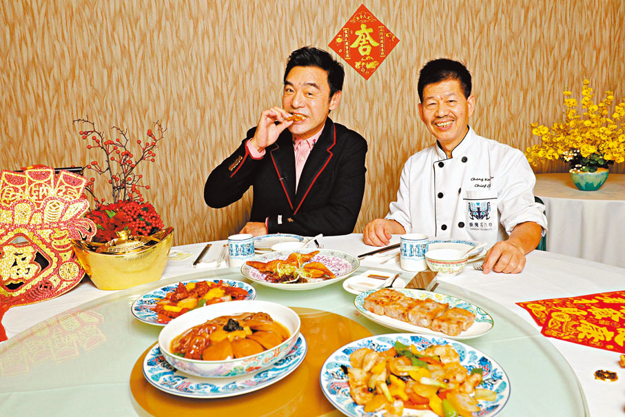 ◆開年飯由米芝蓮星級名廚鄭錦富（富哥）親自烹製，B哥哥大快朵頤。