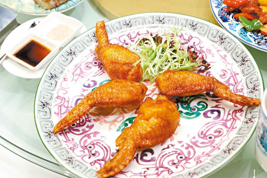 ◆「燕窩釀雞翼」是攞獎名菜。