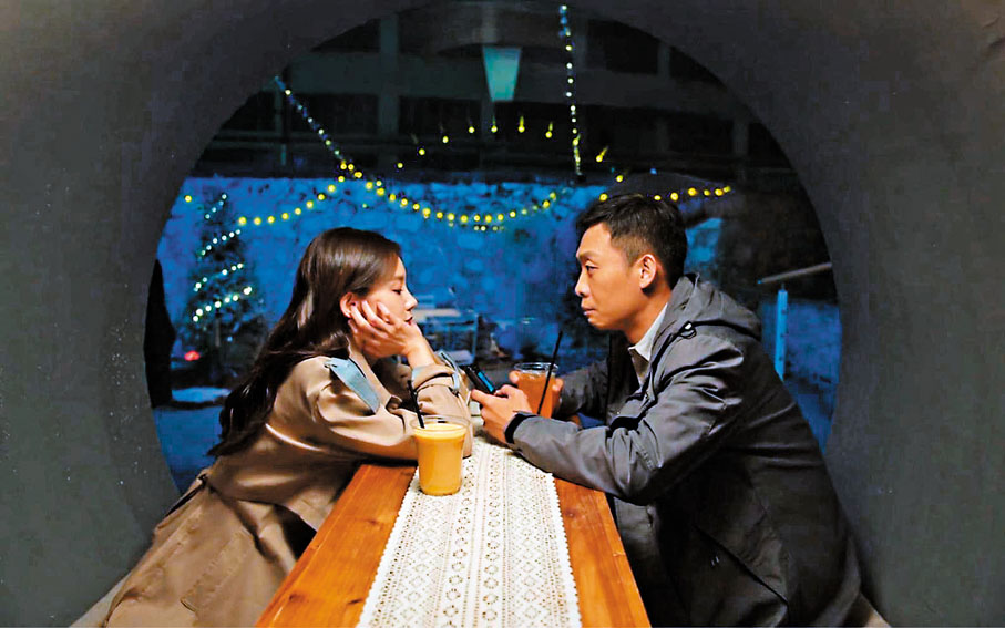 ◆李一桐與張譯飾演一對青梅竹馬的情侶。